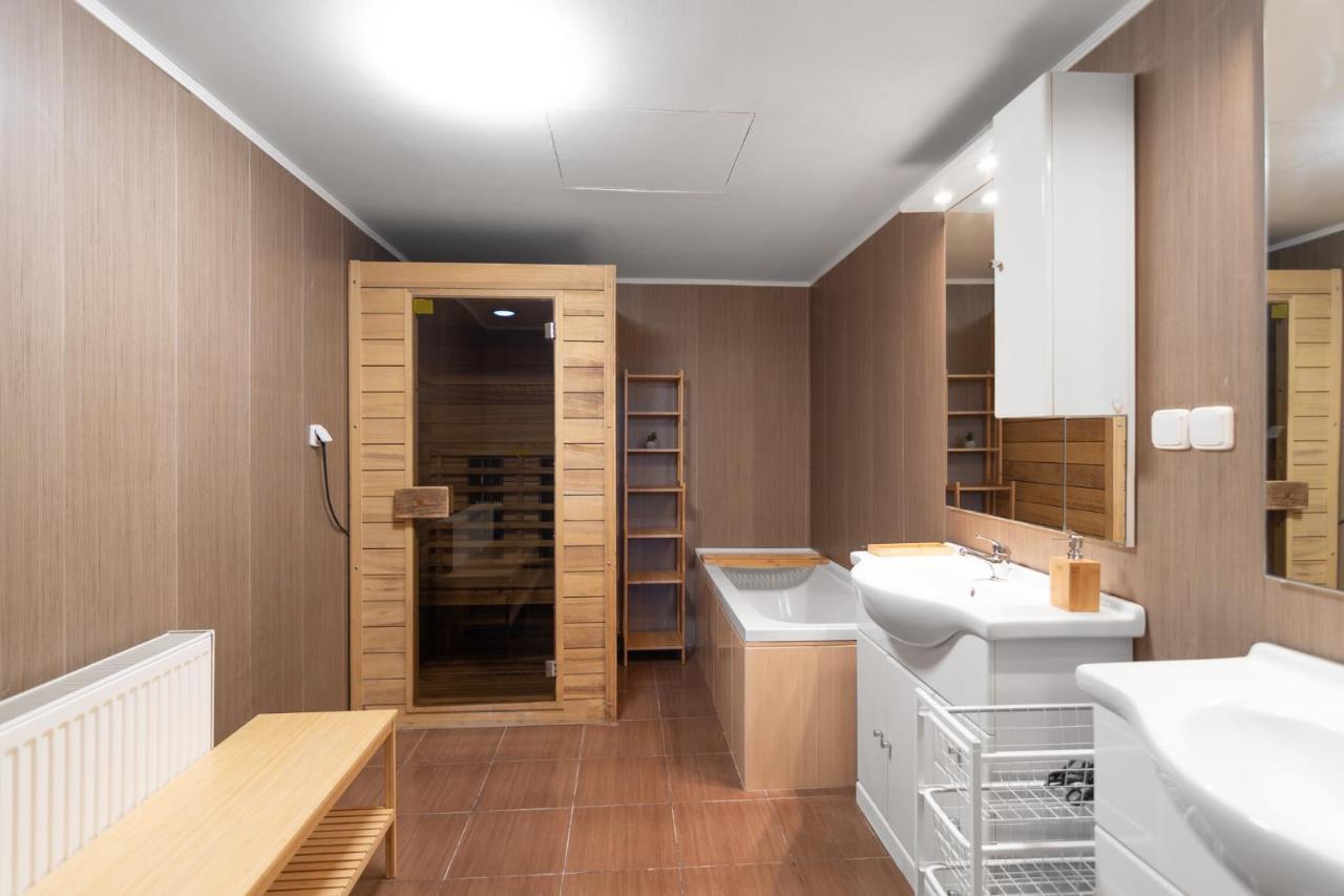 The Bookhouse, 5-Bedroom Residence By Prague Castle Exterior foto