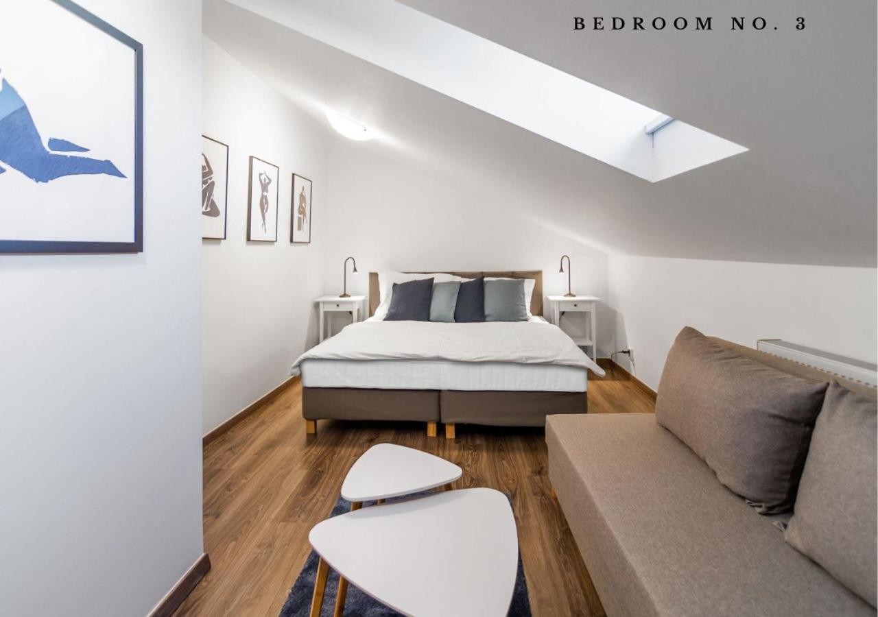 The Bookhouse, 5-Bedroom Residence By Prague Castle Exterior foto